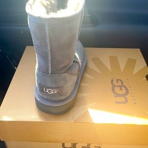 🛑SOLD🛑Never worn kids ugg classic
